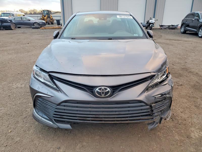 Photo 5 from auction – 2021 TOYOTA CAMRY LE with VIN 4T1C11AK2MU448797