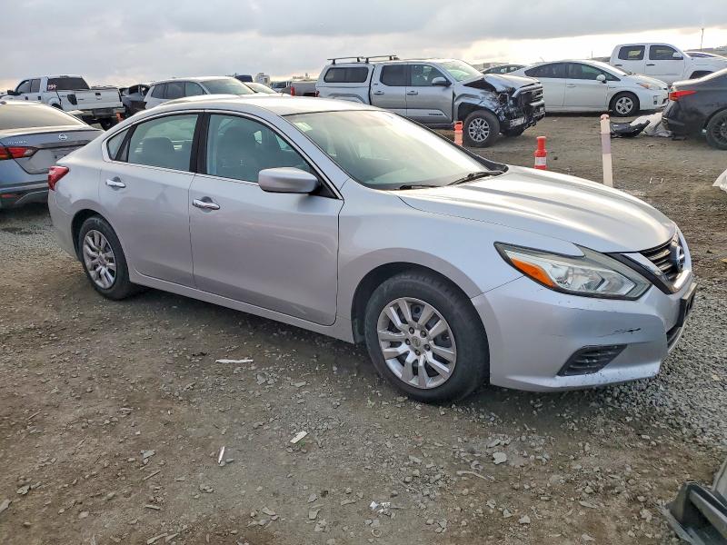 Photo 4 from auction – 2016 NISSAN ALTIMA 2.5 with VIN 1N4AL3AP5GN376169