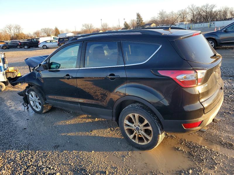 Foto 2 de la subasta – 2017 FORD ESCAPE con VIN 1FMCU0GD5HUE67778