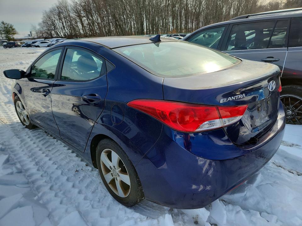 Photo 2 from auction – 2013 HYUNDAI ELANTRA with VIN 5NPDH4AE4DH360201