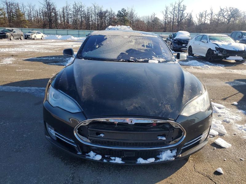 Photo 5 from auction – 2015 TESLA MODEL S 70 with VIN 5YJSA1S26FF089934