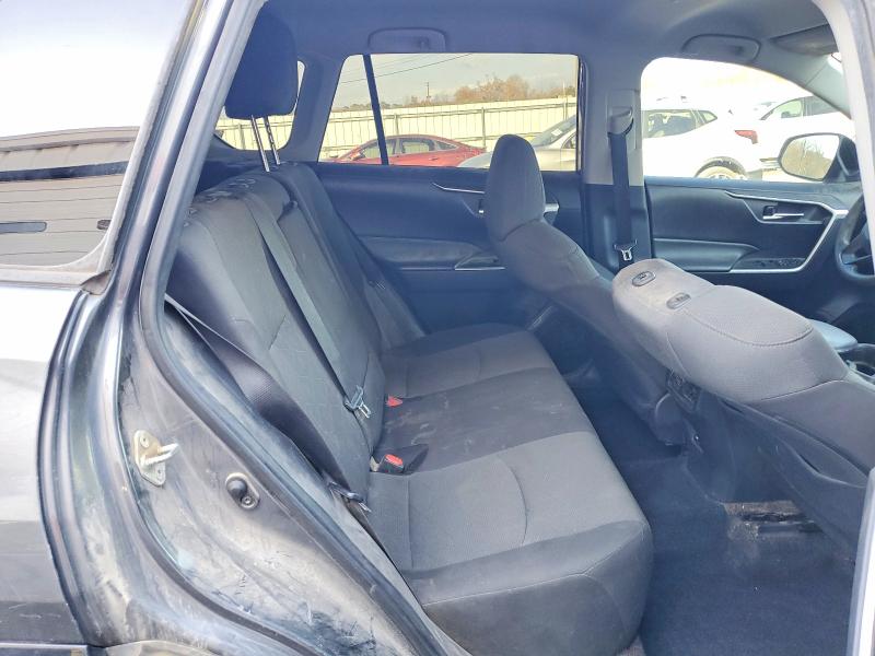 Photo 11 from auction – 2021 TOYOTA RAV4 XLE with VIN 2T3W1RFV3MC159774