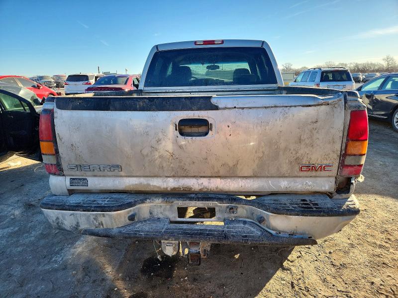 Photo 6 from auction – 2005 GMC NEW SIERRA with VIN 2GTEK13T551269764