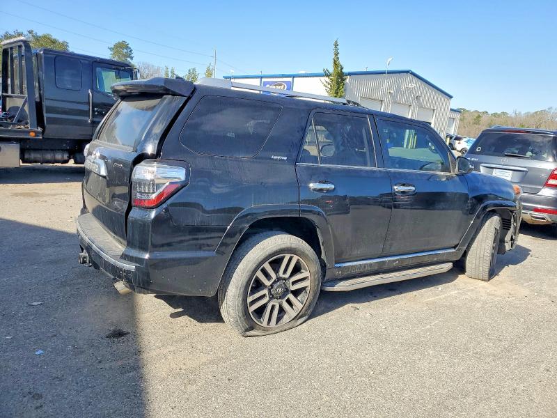 Photo 3 from auction – 2018 TOYOTA 4RUNNER SR with VIN JTEZU5JR9J5185056