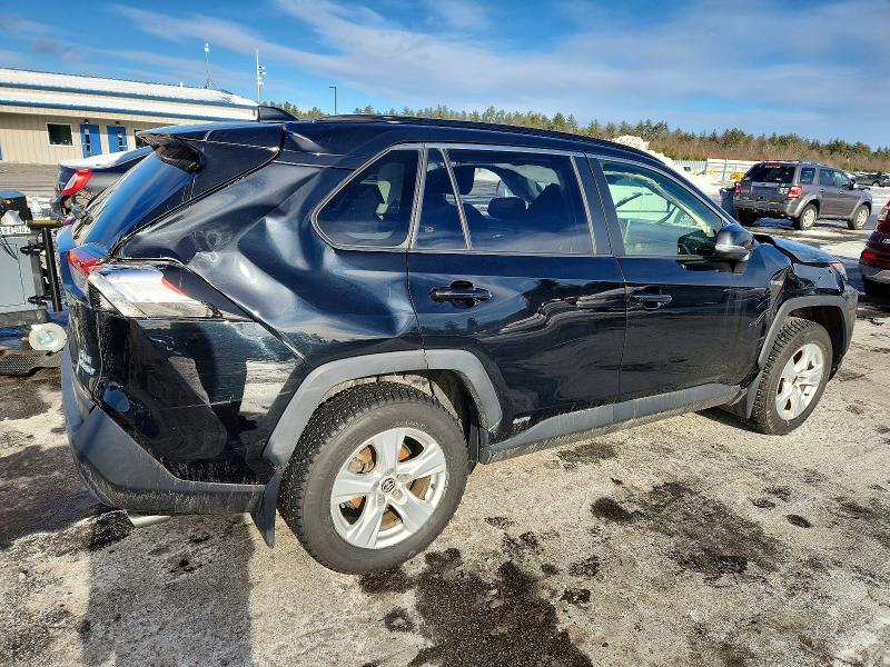 Photo 3 from auction – 2020 TOYOTA RAV4 XLE with VIN JTMRWRFV6LD067938