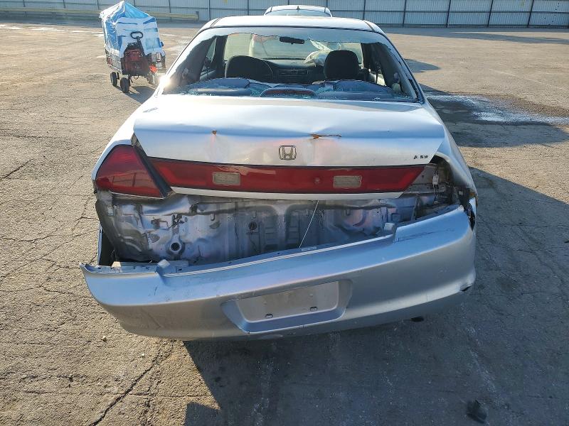Photo 6 from auction – 2000 HONDA ACCORD with VIN 1HGCG2243YA021372
