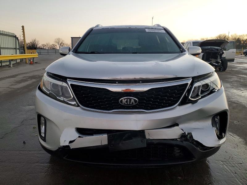Photo 5 from auction – 2015 KIA SORENTO LX with VIN 5XYKTCA61FG561976