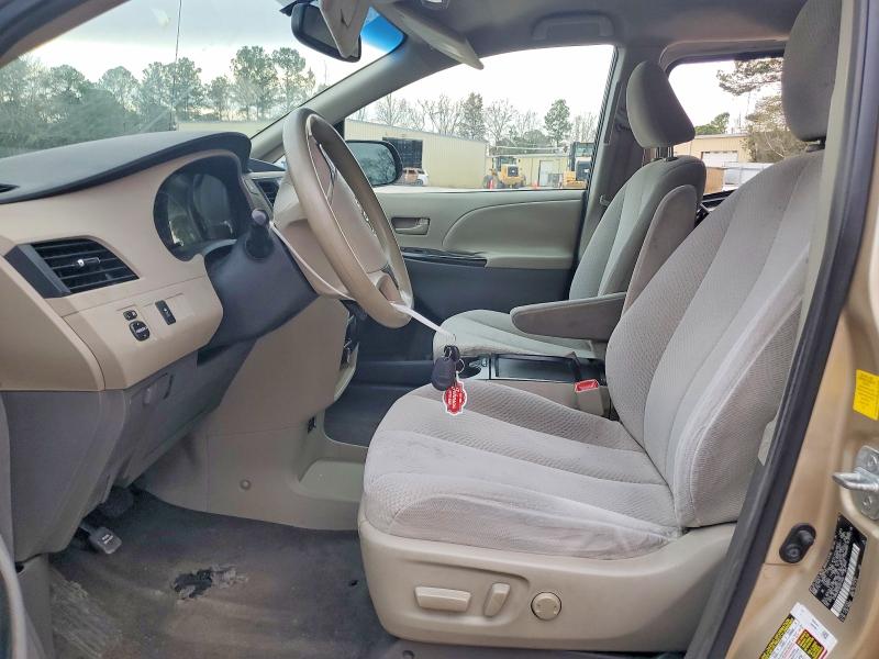 Foto 7 de la subasta – 2011 TOYOTA SIENNA con VIN 5TDKK3DC0BS073460