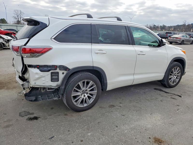 Photo 3 from auction – 2016 TOYOTA HIGHLANDER with VIN 5TDJKRFH2GS506520