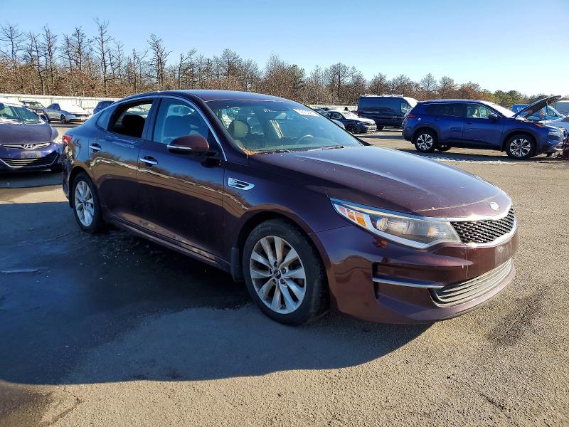 Photo 4 from auction – 2017 KIA OPTIMA LX with VIN 5XXGT4L35HG149159
