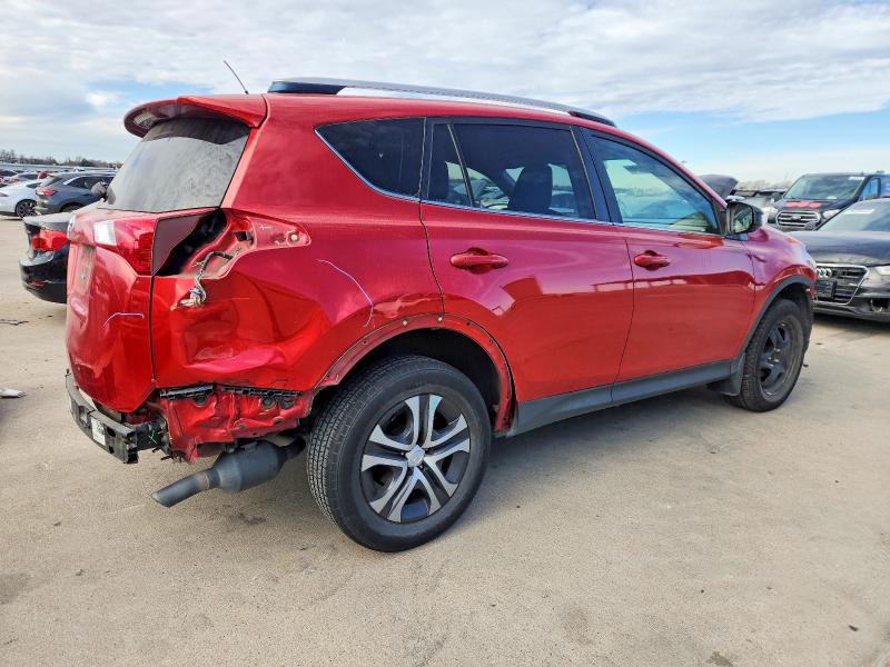 Photo 3 from auction – 2015 TOYOTA RAV4 LE with VIN JTMZFREV1FJ037981