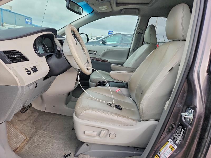 Photo 7 from auction – 2012 TOYOTA SIENNA XLE with VIN 5TDYK3DC2CS262784