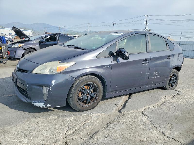 TOYOTA PRIUS 2014 مع رقم تعريف المركبة JTDKN3DU2E1740160 - صورة من المزاد