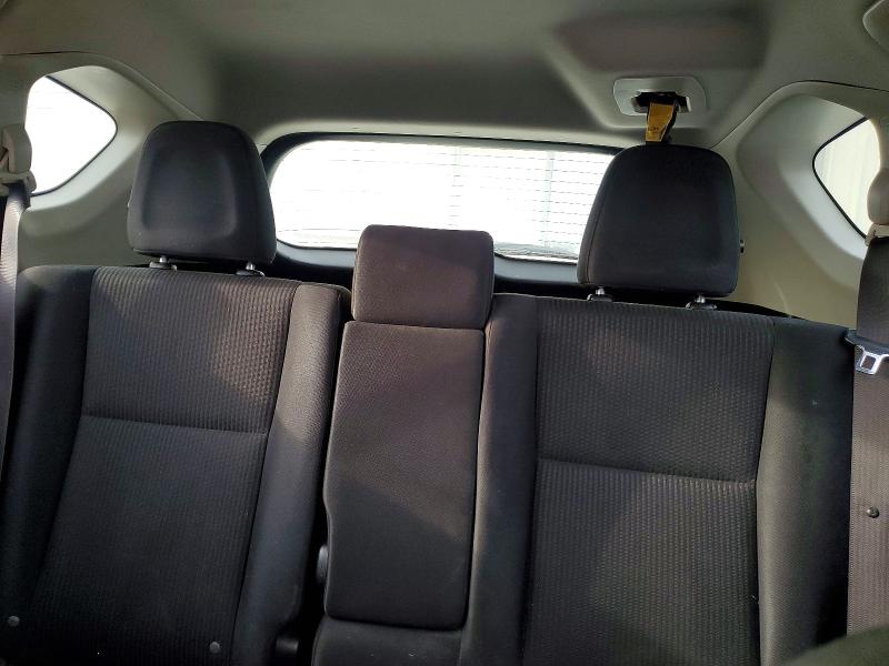 Photo 10 from auction – 2016 TOYOTA RAV4 with VIN JTMZFREV1GJ090553