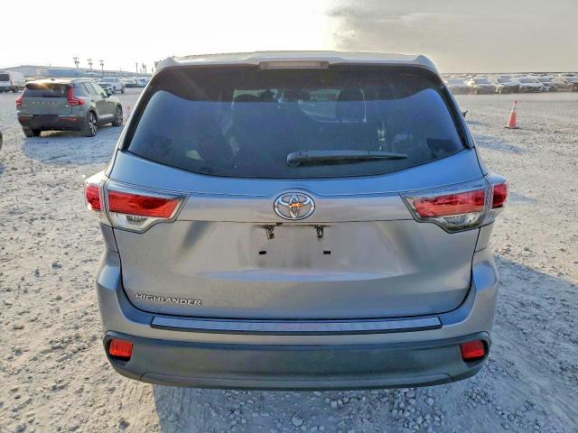 Photo 6 from auction – 2016 TOYOTA HIGHLANDER with VIN 5TDZARFH2GS019307