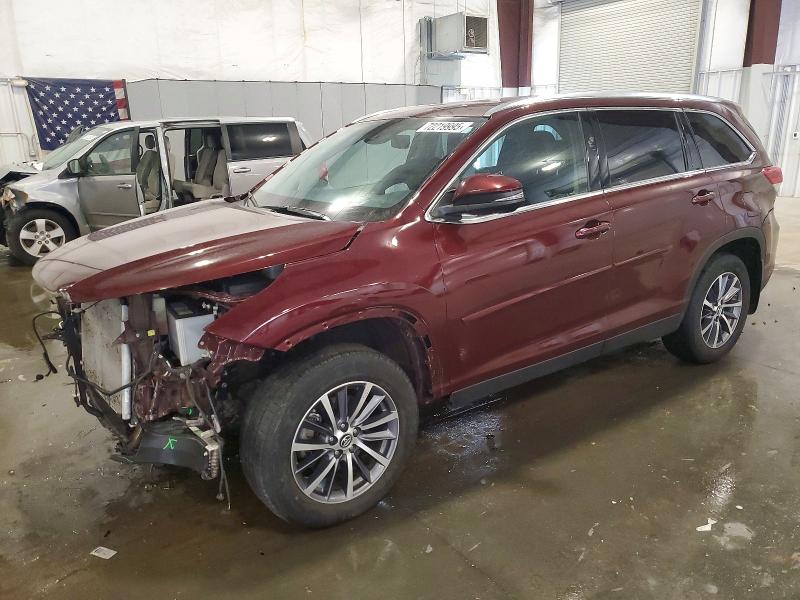 TOYOTA HIGHLANDER 2019 with VIN 5TDJZRFH3KS737320 - Photo from auction