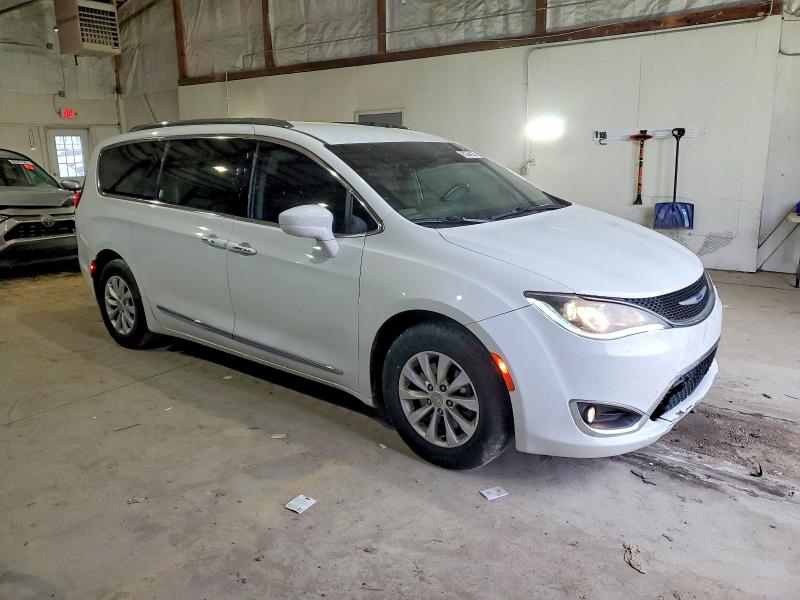 Photo 4 from auction – 2019 CHRYSLER PACIFICA with VIN 2C4RC1BG9KR625407