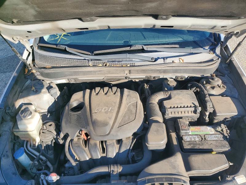 Photo 11 from auction – 2011 HYUNDAI SONATA with VIN 5NPEB4AC7BH064851