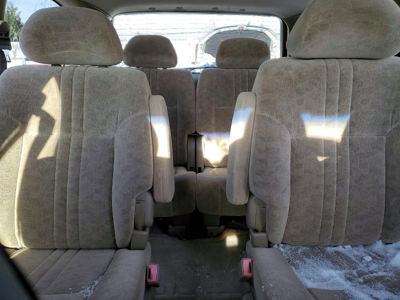 Photo 10 from auction – 2002 TOYOTA SIENNA LE with VIN 4T3ZF13C32U429892