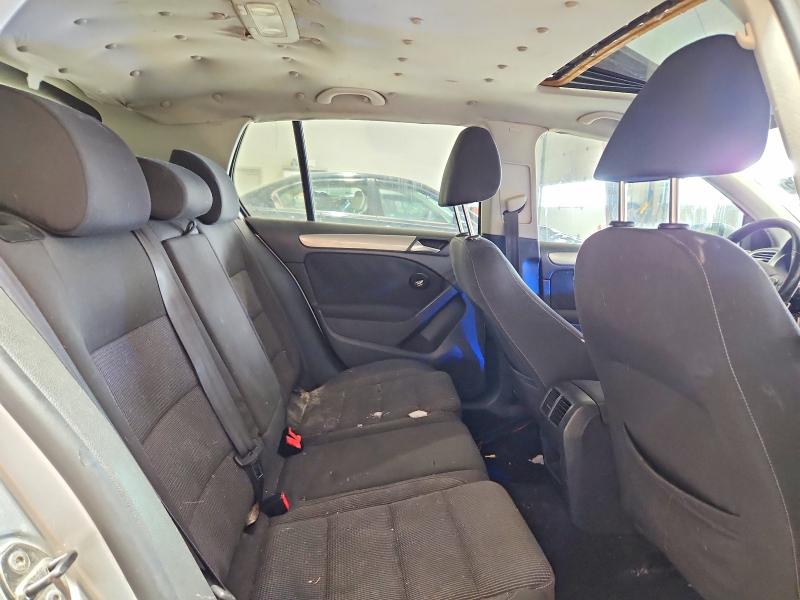 Photo 10 from auction – 2011 VOLKSWAGEN GOLF with VIN WVWDM7AJ7BW347329