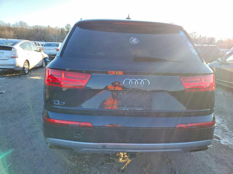 Photo 6 from auction – 2019 AUDI Q7 PREMIUM with VIN WA1LAAF78KD012715