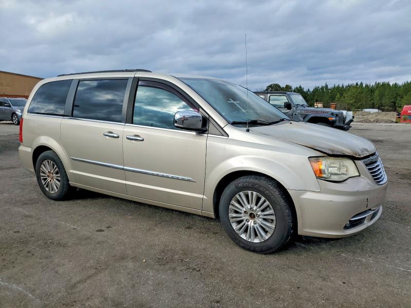 Photo 4 from auction – 2013 CHRYSLER TOWN & COU with VIN 2C4RC1CG6DR734523