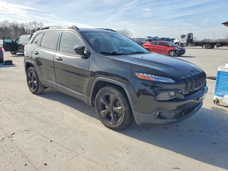 Photo 4 from auction – 2017 JEEP CHEROKEE with VIN 1C4PJLDS3HW613568
