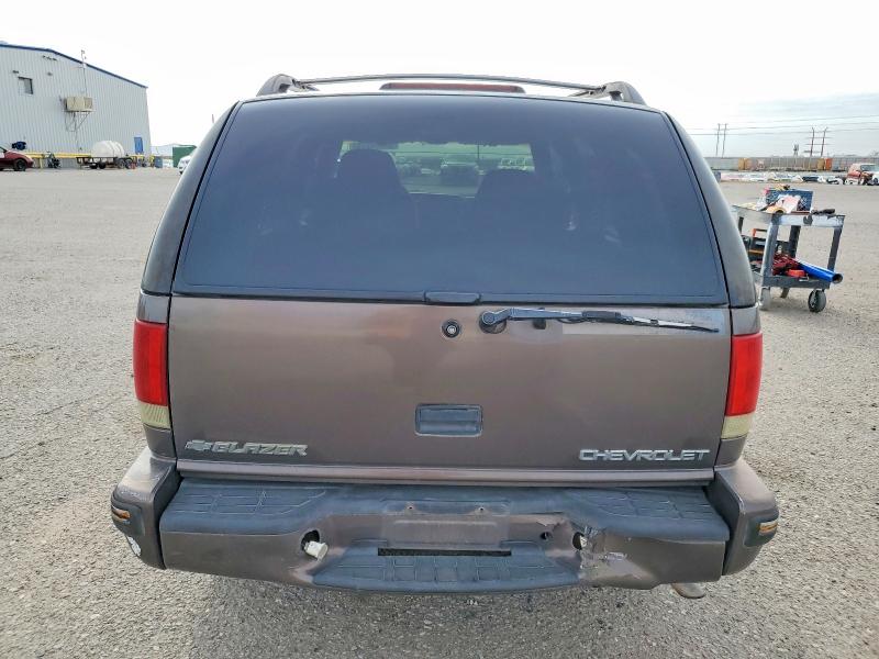 Photo 6 from auction – 1998 CHEVROLET BLAZER with VIN 1GNCS13W8W2290411