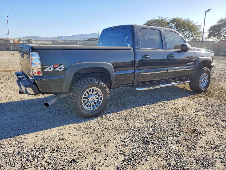 Photo 3 from auction – 2005 CHEVROLET SILVERADO with VIN 1GCHK23215F953813