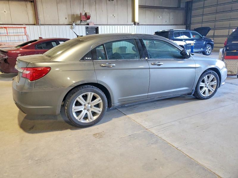 Photo 3 from auction – 2012 CHRYSLER 200 TOURIN with VIN 1C3CCBBB9CN226824