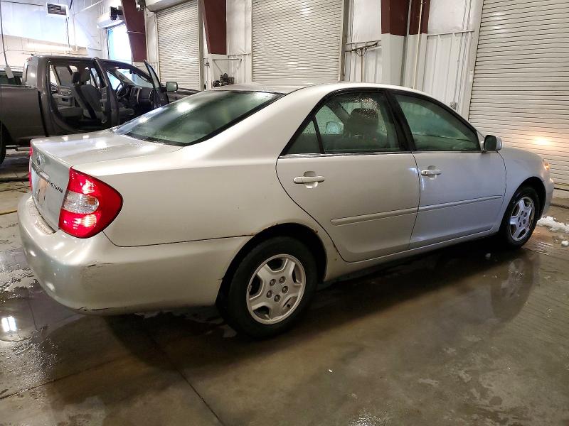 Photo 3 from auction – 2002 TOYOTA CAMRY LE with VIN 4T1BE32K12U033140