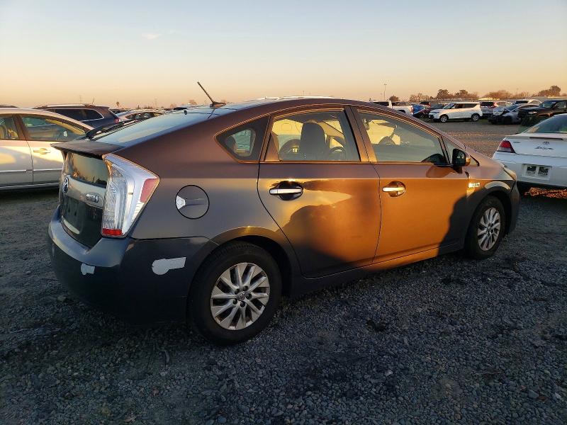 Photo 3 from auction – 2012 TOYOTA PRIUS PLUG with VIN JTDKN3DP9C3005896