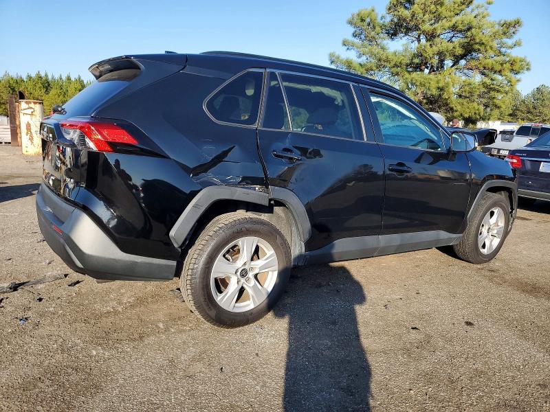 Photo 3 from auction – 2021 TOYOTA RAV4 XLE with VIN 2T3W1RFV2MC133389
