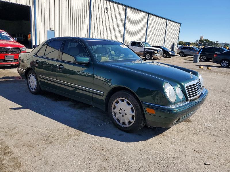 Photo 4 from auction – 1997 MERCEDES-BENZ E 320 with VIN WDBJF55FXVA435363