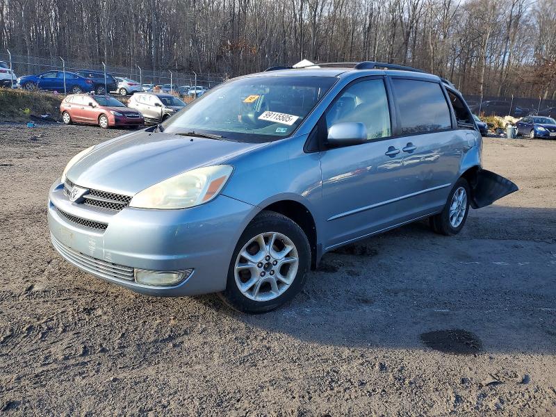 TOYOTA SIENNA 2004 with VIN 5TDBA22C74S011654 - Photo from auction