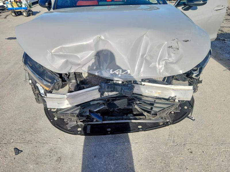 Photo 11 from auction – 2023 KIA K5 with VIN 5XXG64J25PG168195