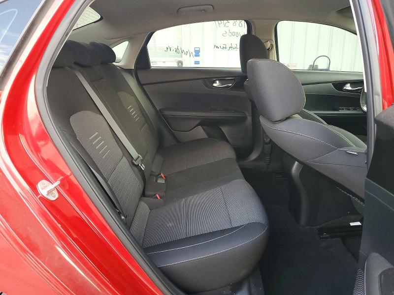 Photo 10 from auction – 2019 KIA FORTE GT L with VIN 3KPF34AD5KE041583
