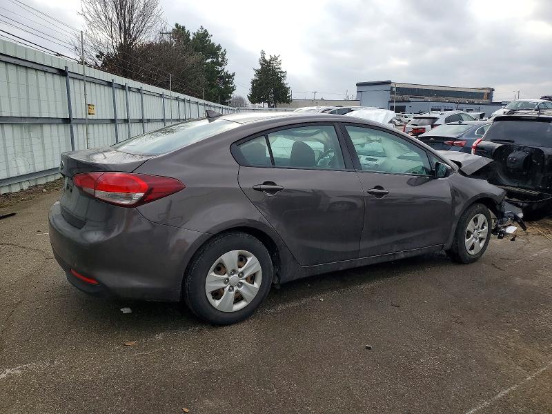 Photo 3 from auction – 2018 KIA FORTE LX with VIN 3KPFK4A78JE183969