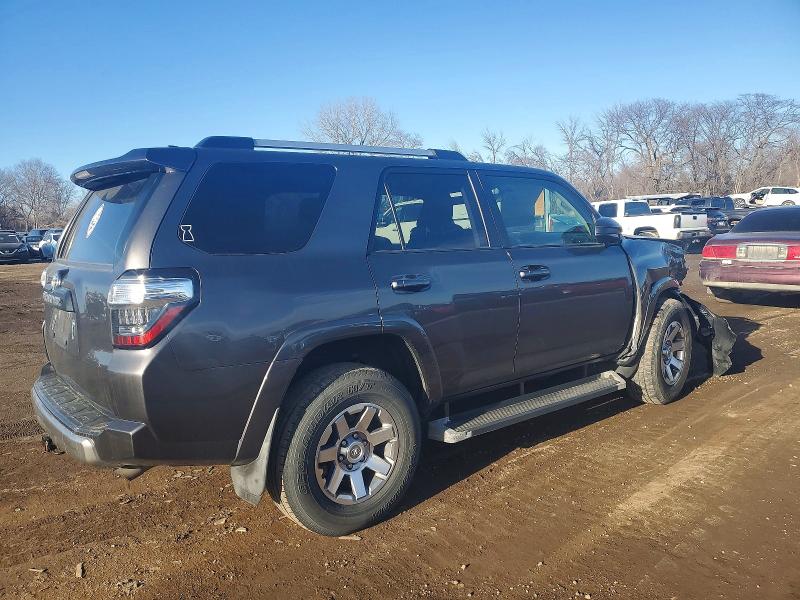 Photo 3 from auction – 2016 TOYOTA 4RUNNER SR with VIN JTEBU5JR3G5392309