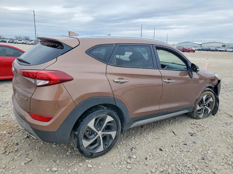 Photo 3 from auction – 2017 HYUNDAI TUCSON LIM with VIN KM8J33A28HU352613