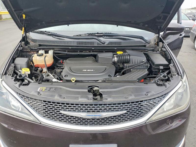 Photo 12 from auction – 2017 CHRYSLER PACIFICA T with VIN 2C4RC1BG4HR633567