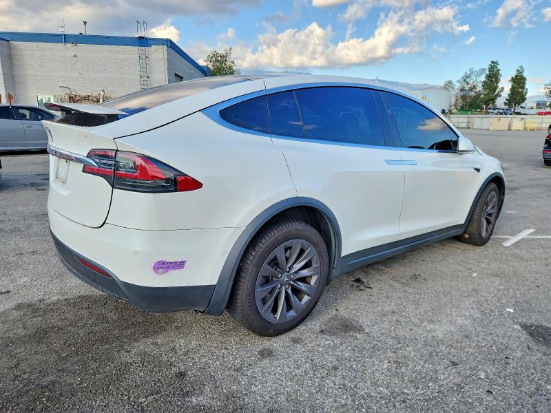 Photo 3 from auction – 2018 TESLA MODEL X with VIN 5YJXCAE24JF090181