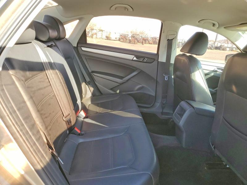 Photo 10 from auction – 2015 VOLKSWAGEN PASSAT S with VIN 1VWAT7A36FC035515