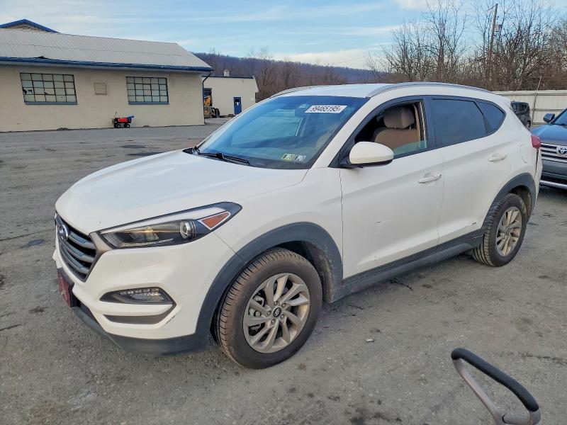 HYUNDAI TUCSON LIM 2016 with VIN KM8J33A40GU061930 - Photo from auction