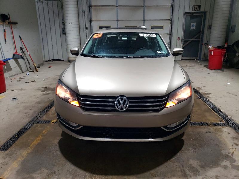 Photo 5 from auction – 2015 VOLKSWAGEN PASSAT SE with VIN 1VWBT7A33FC044757