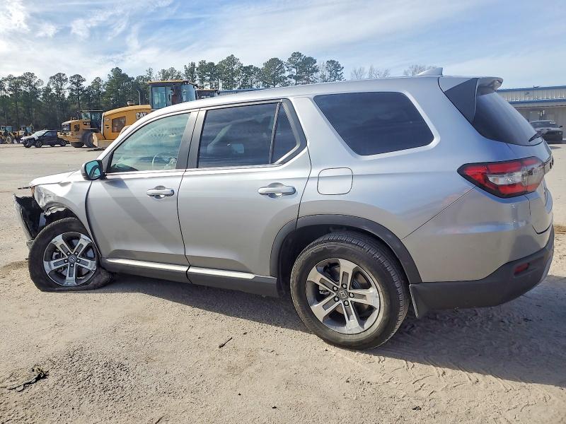 Photo 2 from auction – 2023 HONDA PILOT with VIN 5FNYG2H56PB012935