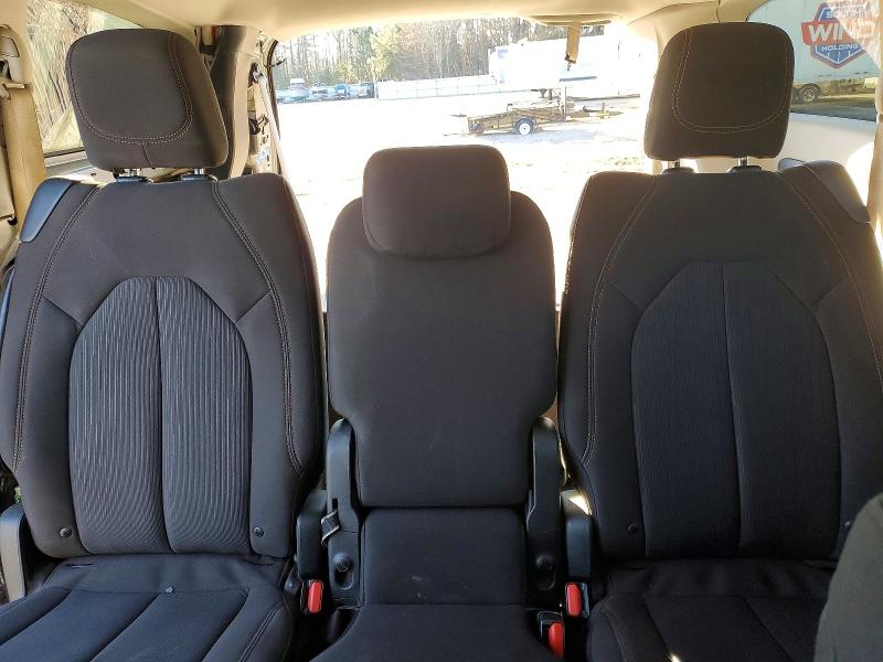 Photo 10 from auction – 2017 CHRYSLER PACIFICA T with VIN 2C4RC1DG3HR515295