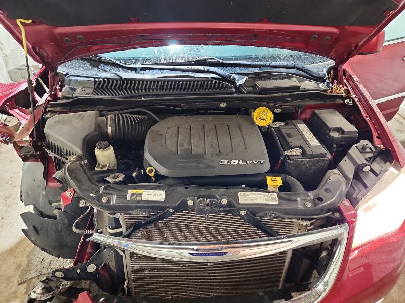 Photo 12 from auction – 2016 CHRYSLER TOWN & COU with VIN 2C4RC1BG4GR223110