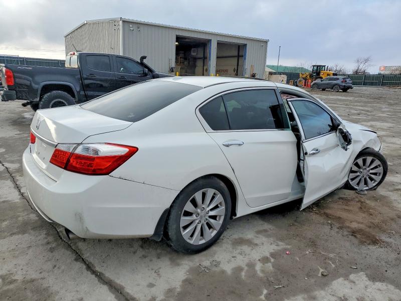 Photo 3 from auction – 2015 HONDA ACCORD with VIN 1HGCR2F80FA144177