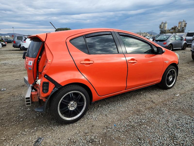 Photo 3 from auction – 2014 TOYOTA PRIUS C with VIN JTDKDTB32E1070302